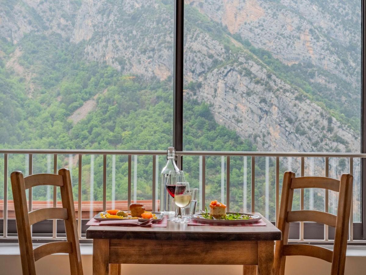 ホテル Auberge De Calendal エグラン エクステリア 写真